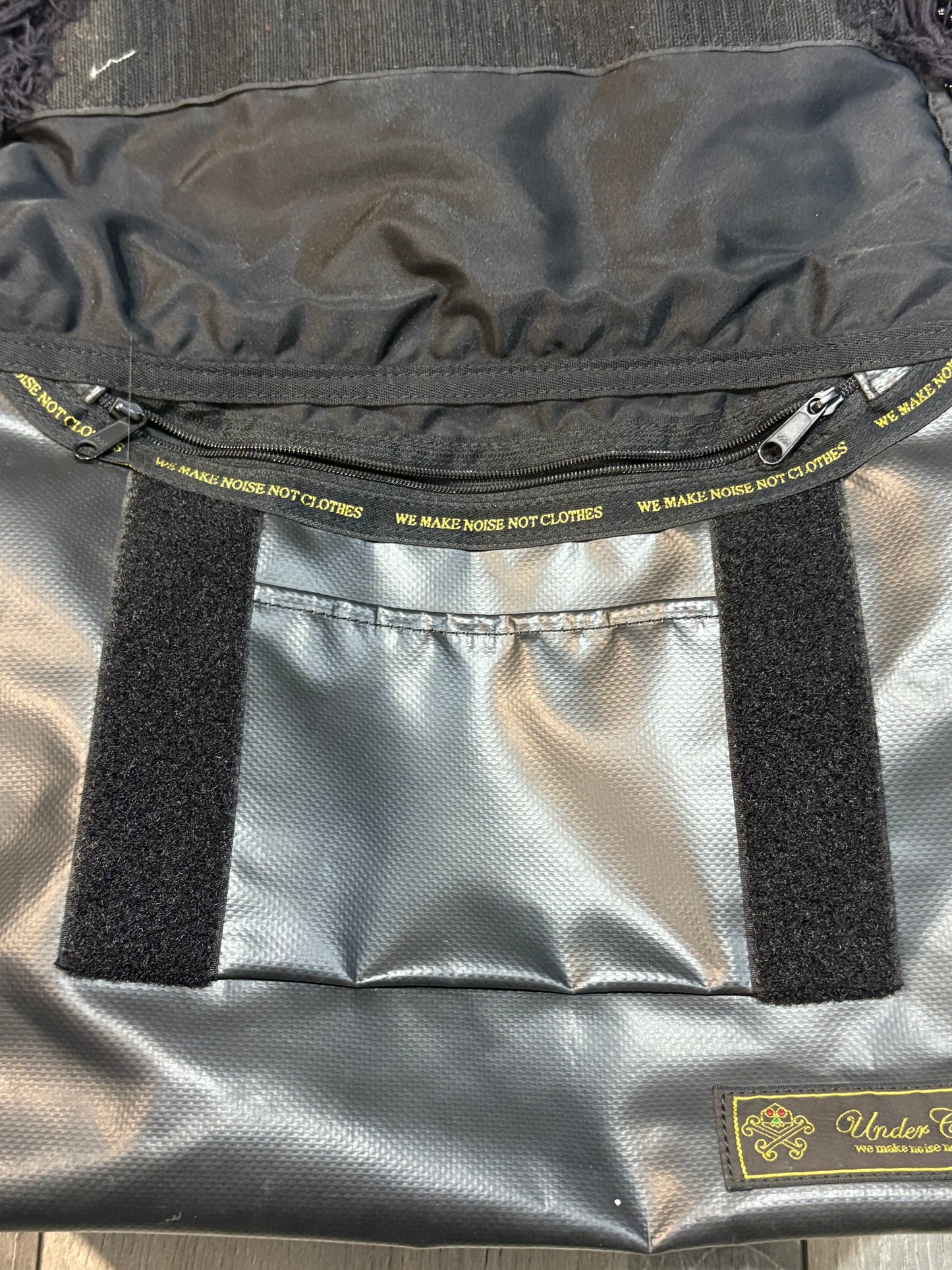 Undercover AW09 Scab Ethnic Coin Messenger